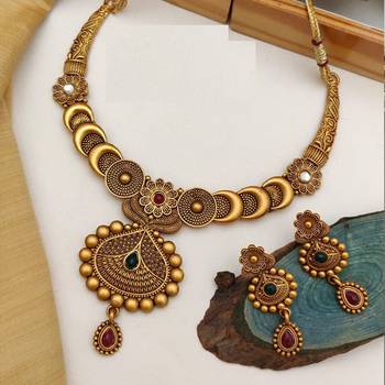 Alyesha Latest Stylish Choker Traditional Necklace Jewellery Set for Women 1