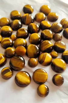 Natural Tiger Eye at Wholesale Rate 2.25 Ratti 2.04 Carat Round Shape चिति Loose Gemstone For Astrology Purpose 1 Pcs