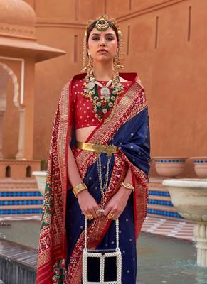 Blue Printed Silk Blend Saree With Blouse 2