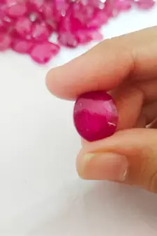Natural Ruby at Wholesale Rate 9.25 Ratti 8.36 Carat Oval Shape माणिक Loose Gemstone for Astrologers Jewellers 1 Pcs