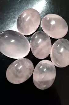 Natural Rose Quartz at Wholesale Rate 21.25 Ratti 19.36 Carat Oval Shape गुलाबी स्फटिक Loose Gemstone Astrological 1 Pcs