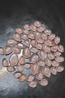 Natural Rose Quartz at Wholesale Rate 3.25 Ratti 2.95 Carat Pear Shape गुलाबी स्फटिक Loose Gemstone Crystal Healing 1 Pc