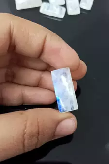 Natural Rainbow Moonstone at Wholesale Rate 4.25 Ratti 3.86 Carat Rectangle Shape चंद्रकांत Loose Gemstone Ratan 1 Pcs