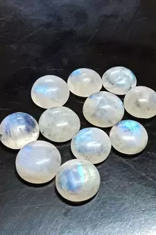 Natural Rainbow Moonstone at Wholesale Rate 6.25 Ratti 5.68 Carat Round Shape चंद्रकांत Loose Gemstone Rashi Ratan 1 Pcs