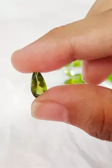 Natural Peridot at Wholesale Rate 2.25 Ratti 2.04 Carat Pear Shape मनी स्टोन Loose Gemstone For Astrology Purpose 1 Pcs