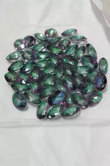Natural Mystic Quartz at Wholesale Rate 4.25 Ratti 3.86 Carat Oval Shape Loose Gemstone For Astrologers Jewellers 1 Pcs