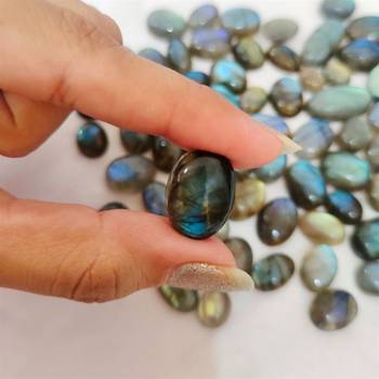 Natural Labradorite at Wholesale Rate 11.25 Ratti 10.12 Carat Oval Shape मोरपंखी Loose Gemstone Astrology Purpose 1 Pc 4