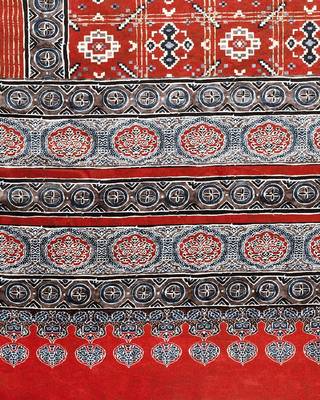 Soft Silk Blend Saree With Printed Border With Blouse 4