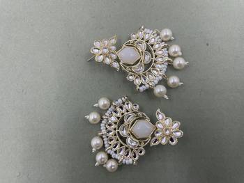 Gold Plated Floral White Kundan Pearls Studded Jhumki Earrings 2