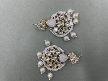 Gold Plated Floral White  Kundan Pearls Studded Jhumki Earrings 3
