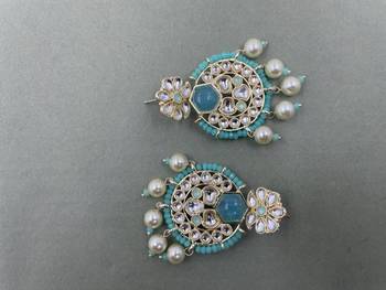 Gold Plated Stylish Rama Green Pearls Kundan Studded Jhumki Earrings 3