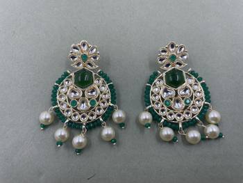 Gold Plated Stylish Green Pearls Kundan Studded Jhumki Earrings 1