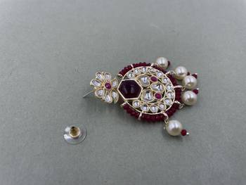 Gold Plated Stylish Maroon Pearls Kundan Studded Jhumki Earrings 4