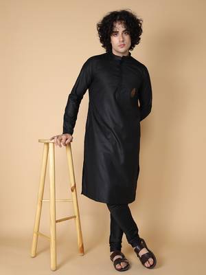 Tabard Black embroidered cotton kurta 1