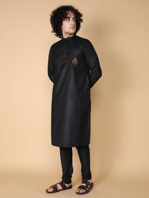 Tabard Black embroidered cotton kurta 4