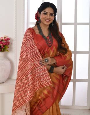 Mustard printed tussar silk saree with blouse 3