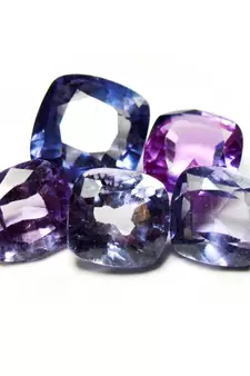 Alexandrite at Wholesale Rate Fine Quality 4.25 Ratti 3.86 Carat Cushion Shape Loose Gemstone for Jewelry Making 1 Pcs