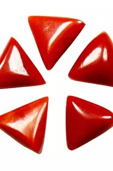 Natural Red Coral at Wholesale Rate 2.25 Ratti 2.04 Carat Trillion Shape मूंगा Loose Gemstone for Jewelry Making 1 Pcs