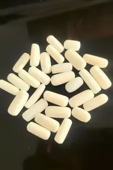 Natural White Coral at Wholesale Rate 2.25 Ratti 2.04 Carat Capsule Shape मूंगा Loose Gemstone for Jewelry Making 1 Pcs