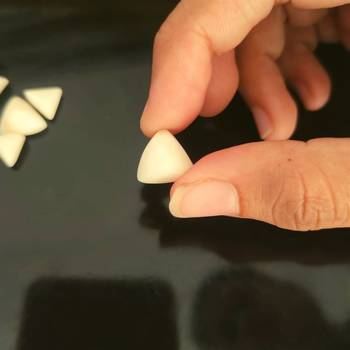 Natural White Coral at Wholesale Rate 8.25 Ratti 7.5 Carat Trillion Shape मूंगा Loose Gemstone for Jewelry Making 1 Pcs 3