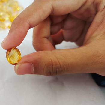 Natural Brandy Citrine at Wholesale Rate Fine Quality 5.25 Ratti 4.77 Carat Oval Shape Sunela Loose Gemstone 1 Pcs 4