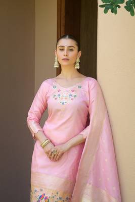 Baby-pink zari woven banarasi silk salwar 3