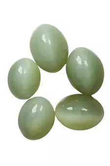 Natural White Cats Eye at Wholesale Rate 5.25 Ratti 4.77 Carat Oval Shape Lehsuniya Loose Gemstone 1 Pcs