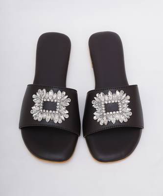 Black Brooch Flats 1