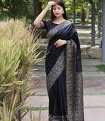 Weaving Rich Pallu Border Designer Black Colour Handloom Silk Blend Saree