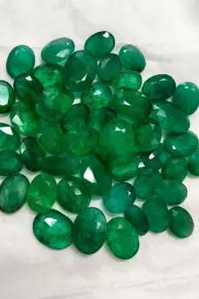 Natural Indian Emerald at Wholesale Rate Fine Quality 8.25 Ratti 7.5 Carat Oval Shape Panna Loose Gemstone 1 Pcs