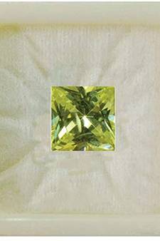 Green Cubic Zircon at Wholesale Rate Fine Quality 6.25 Ratti 5.68 Carat Square Shape Jarkan Loose Gemstone 1 Pcs