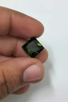 Green Cubic Zircon at Wholesale Rate Fine Quality 7.25 Ratti 6.89 Carat Square Shape Jarkan Loose Gemstone 1 Pcs