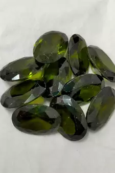 Green Cubic Zircon at Wholesale Rate Fine Quality 3.25 Ratti 2.95 Carat Oval Shape Jarkan Loose Gemstone 1 Pcs