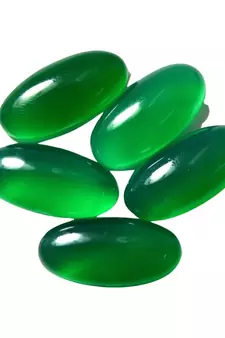 Natural Green Onyx at Wholesale Rate 6.25 Ratti 5.68 Carat Oval Shape Haqiq Loose Gemstone for Jewelry Making 1 Pcs