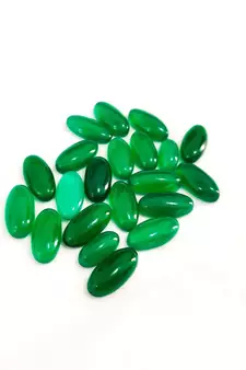 Natural Green Onyx at Wholesale Rate 6.25 Ratti 5.68 Carat Oval Shape Haqiq Loose Gemstone for Jewelry Making 1 Pcs