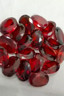 Red Cubic Zircon at Wholesale Rate Fine Quality 3.25 Ratti 2.95 Carat Round Shape Jarkan Loose Gemstone 1 Pcs