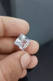 White Cubic Zircon at Wholesale Rate Fine Quality 3.25 Ratti 2.95 Carat Square Shape Jarkan Loose Gemstone 1 Pcs