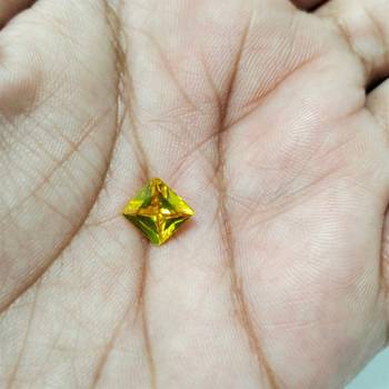 Yellow Cubic Zircon at Wholesale Rate Fine Quality 5.25 Ratti 4.77 Carat Square Shape Jarkan Loose Gemstone 1 Pcs 4