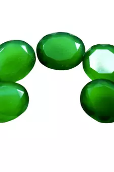 Natural Green Onyx at Wholesale Rate 6.25 Ratti 5.68 Carat Oval Shape Haqiq Loose Gemstone for Jewelry Making 1 Pcs
