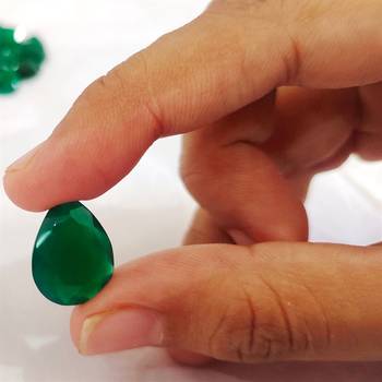 Natural Green Onyx at Wholesale Rate 4.25 Ratti 3.86 Carat Pear Shape Haqiq Loose Gemstone for Jewelry Making 1 Pcs 4