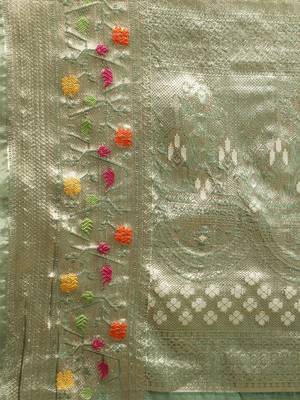 Dark Green Woven Organza Saree With Blouse 4