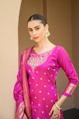 Pink zari woven banarasi silk salwar 3