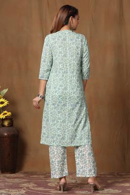 Womens Floral Printed Straight Jaipuri Cotton Kurta Palazzo Set With Tassel 3