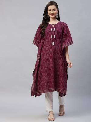 Womens Floral Printed Cotton Kaftan Kurti In Magenta 1