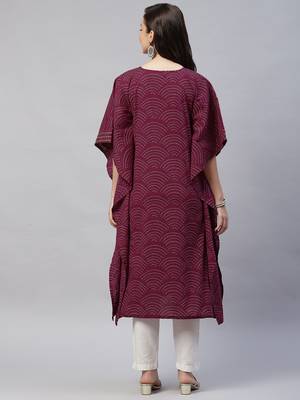 Womens Floral Printed Cotton Kaftan Kurti In Magenta 4