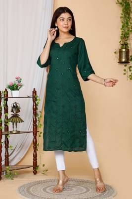 Womens Green Embroidered Straight Kurta 3