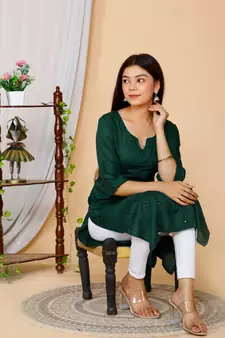 Womens Green Embroidered Straight Kurta