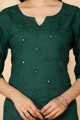 Womens Green Embroidered Straight Kurta 7