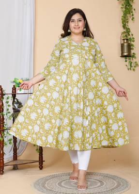 Women Plus Size Yellow Floral Printed Anarkali Kurta 1