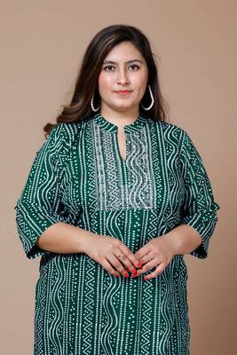 Women's Plus Size Green Coloured Rayon Embroidered Bandhej Straight Kurta 3